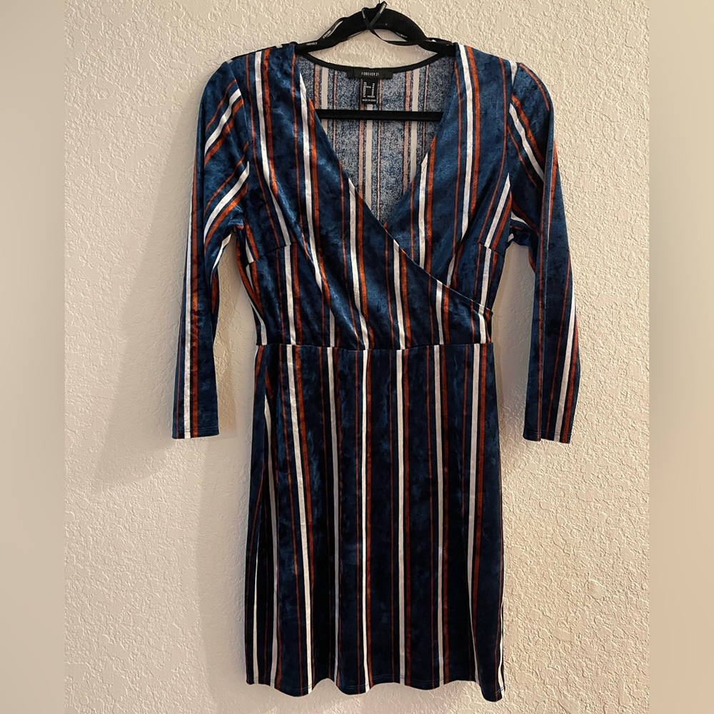 Forever 21 velvet mini. Super stretchy